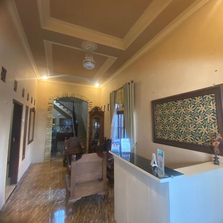 Good Feeling Banyuwangi Hostel Бануванги Екстериор снимка
