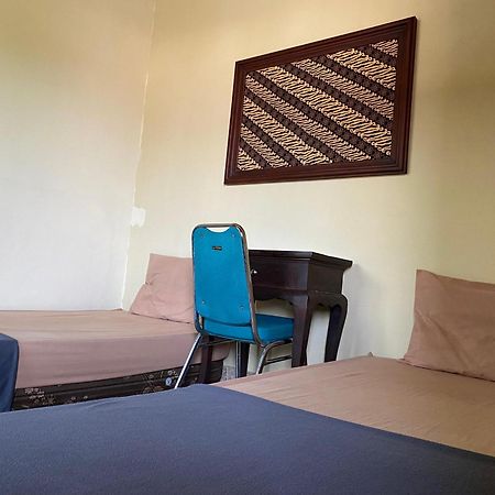 Good Feeling Banyuwangi Hostel Бануванги Екстериор снимка