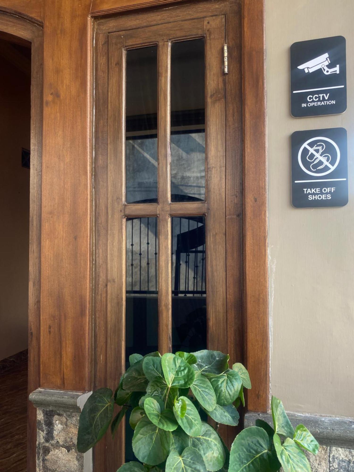 Good Feeling Banyuwangi Hostel Бануванги Екстериор снимка