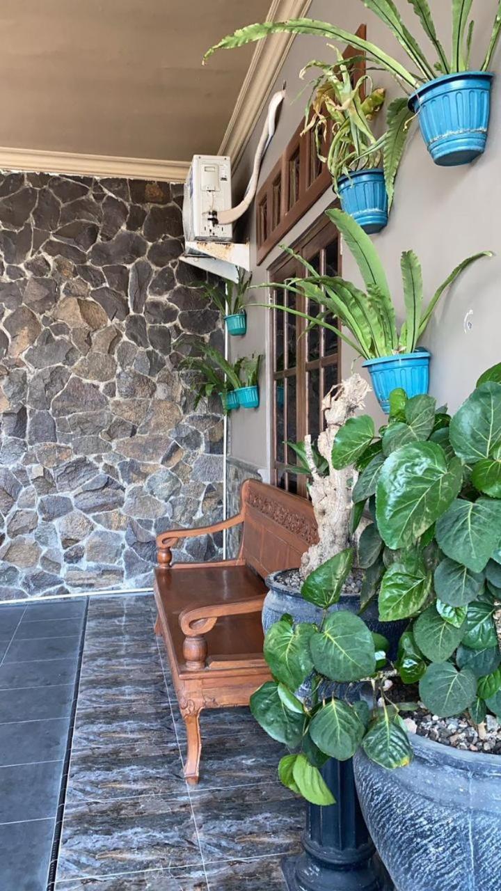 Good Feeling Banyuwangi Hostel Бануванги Екстериор снимка