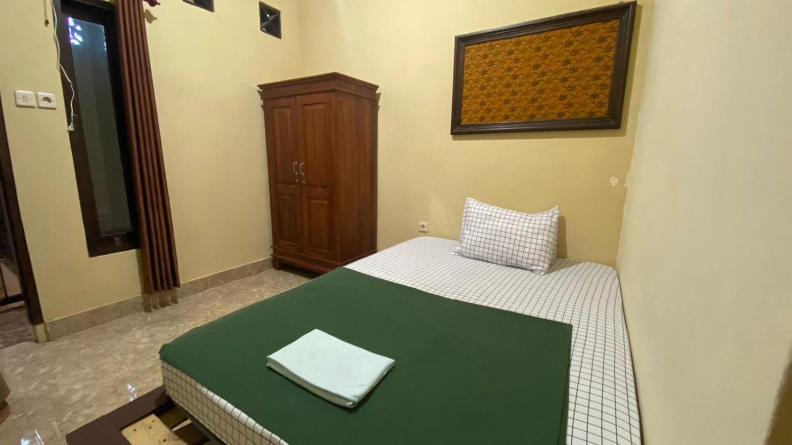 Good Feeling Banyuwangi Hostel Бануванги Екстериор снимка
