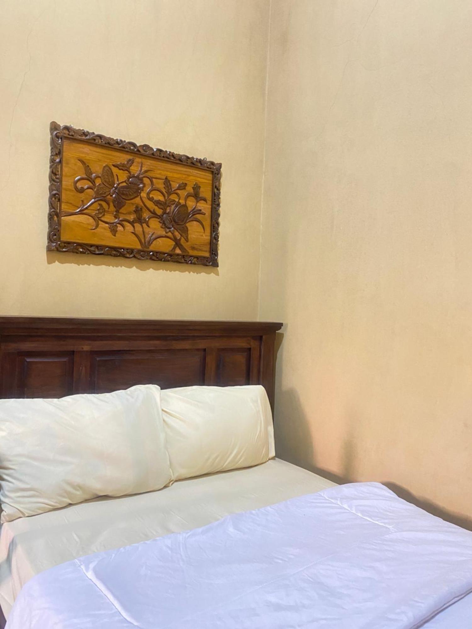 Good Feeling Banyuwangi Hostel Бануванги Екстериор снимка