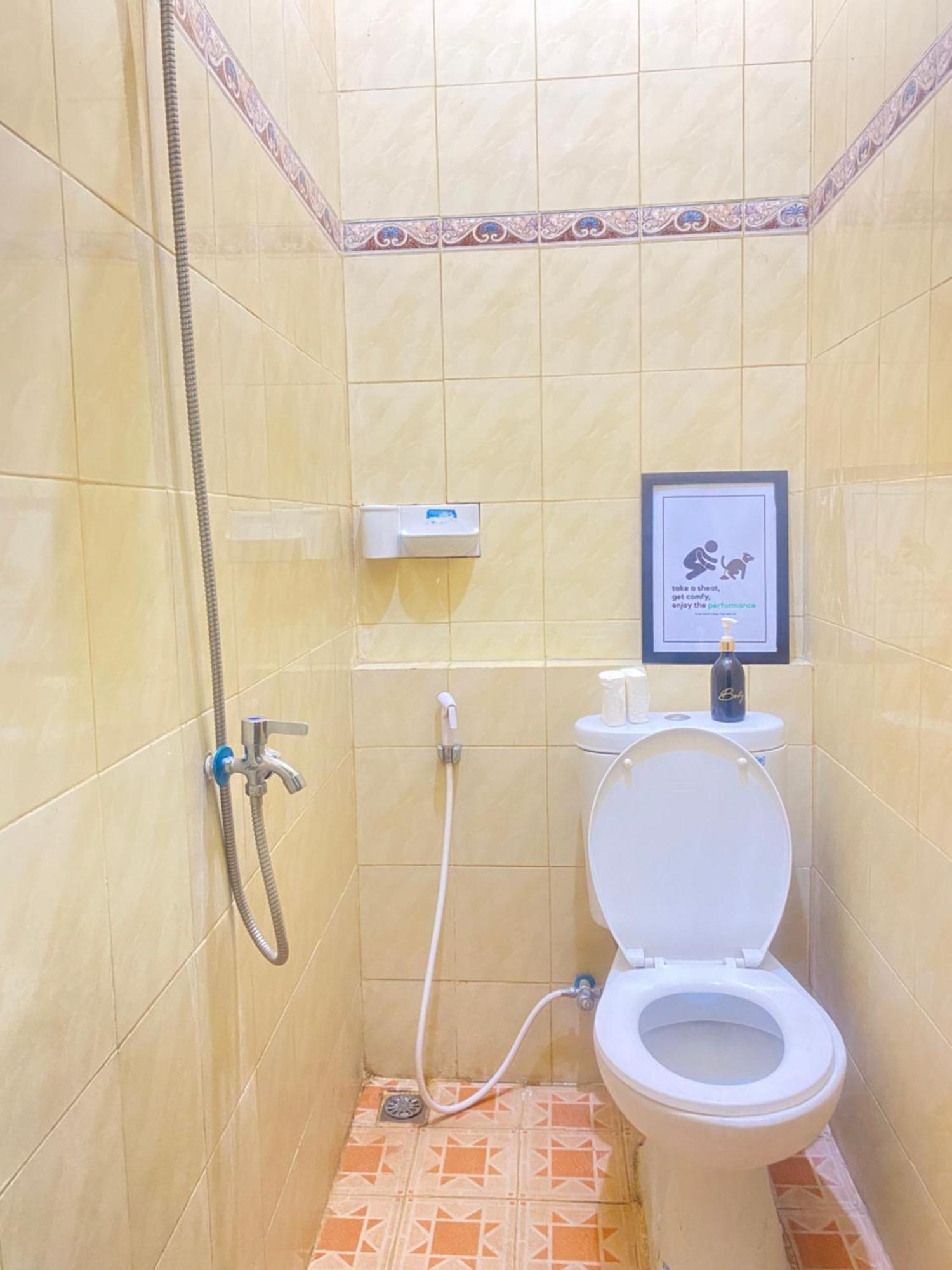 Good Feeling Banyuwangi Hostel Бануванги Екстериор снимка