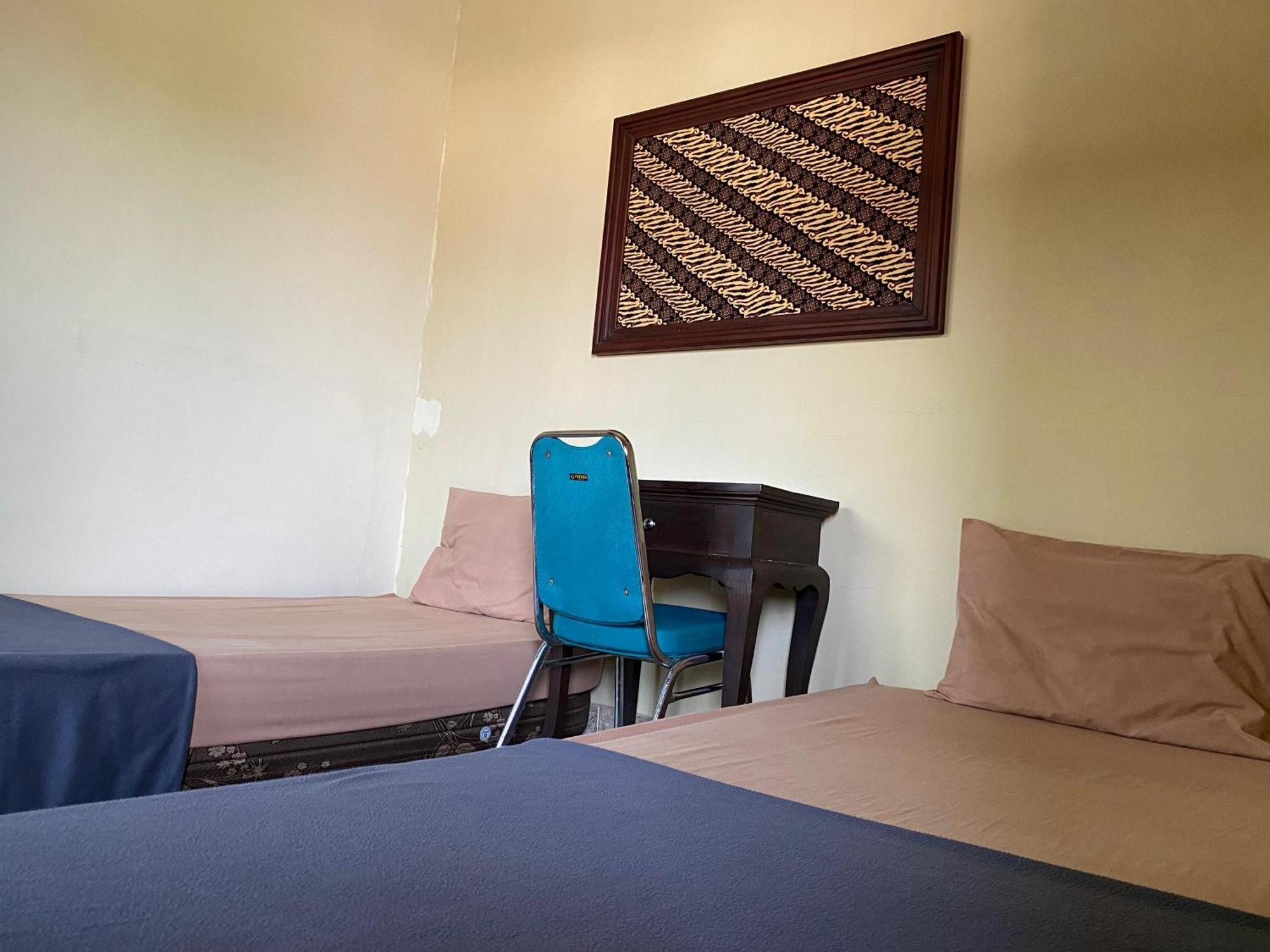 Good Feeling Banyuwangi Hostel Бануванги Екстериор снимка