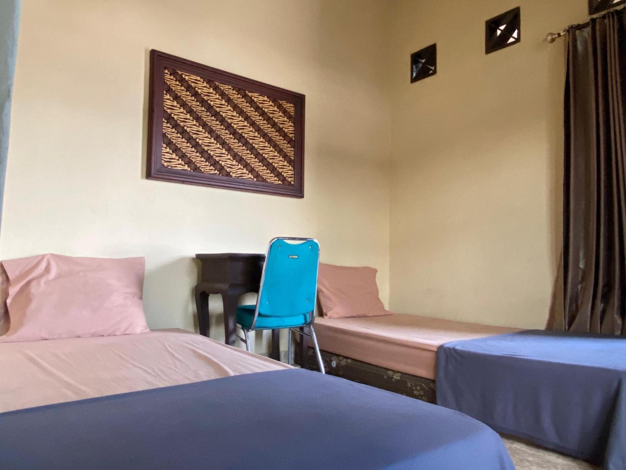 Good Feeling Banyuwangi Hostel Бануванги Екстериор снимка
